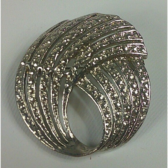Vintage Silver Tone Textured Round Swirl Brooch Pin Art Deco Abstract 1.5 Inch - Picture 1 of 2